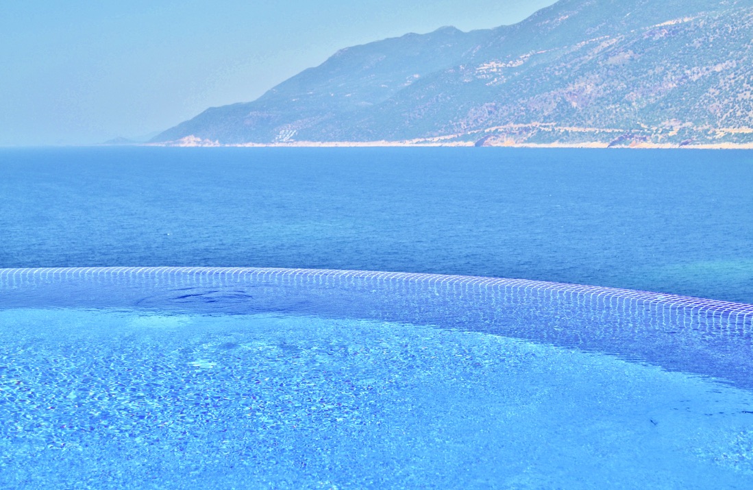 Infinity pool
